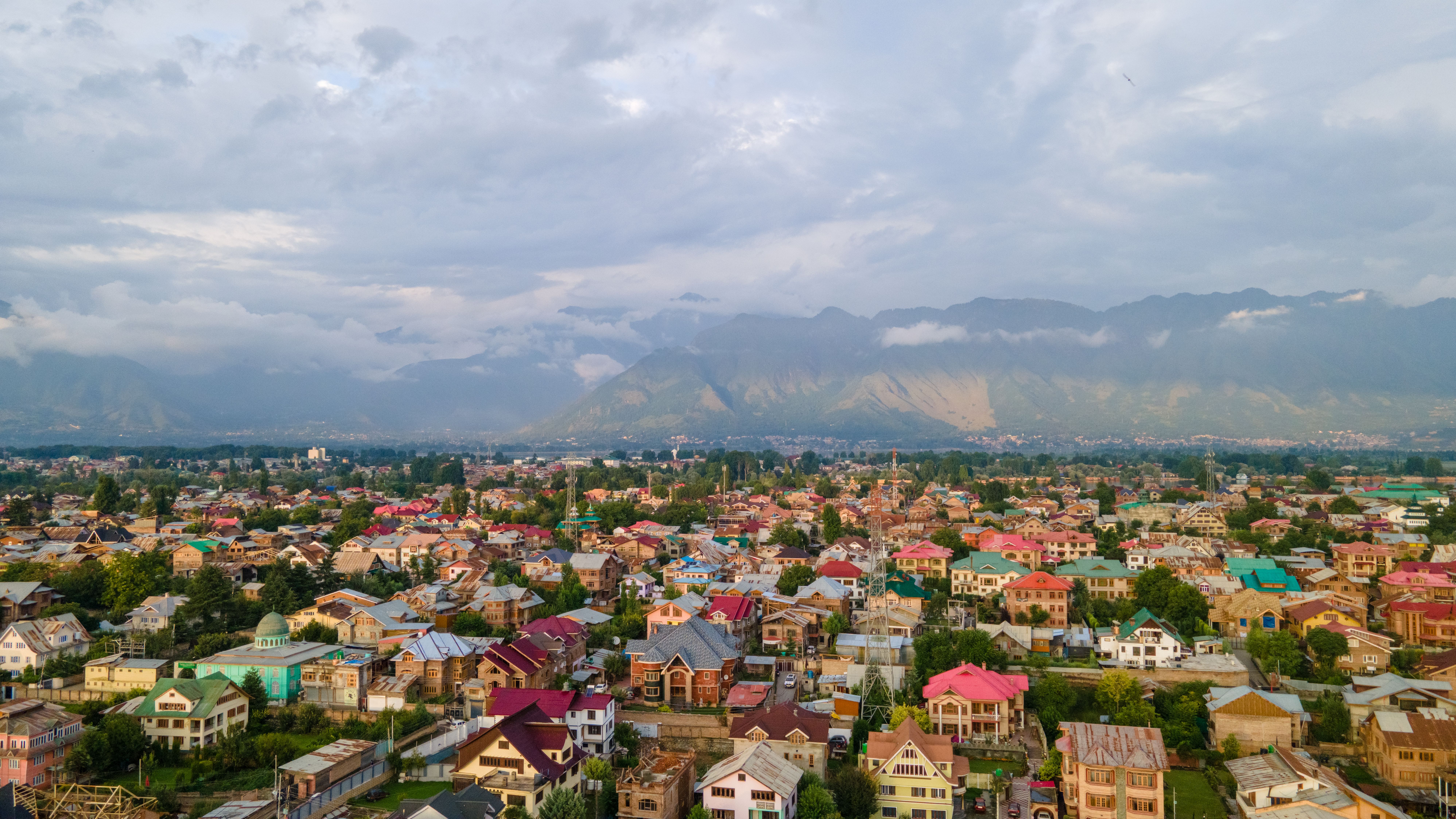 Srinagar Deluxe Honeymoon Package with Gulmarg